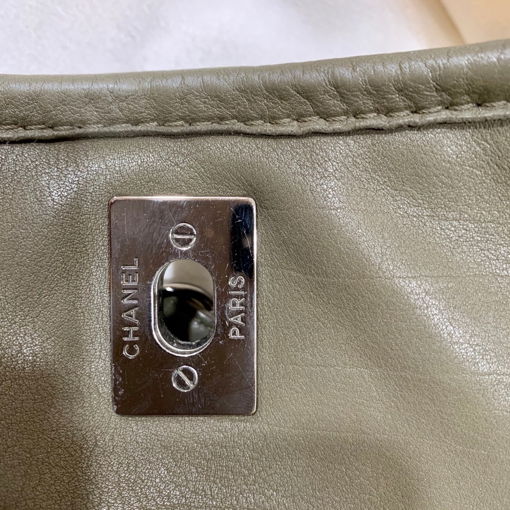 ❌SOLD❌💯Authentic Chanel XL Flap Bag - Picture 5 of 15